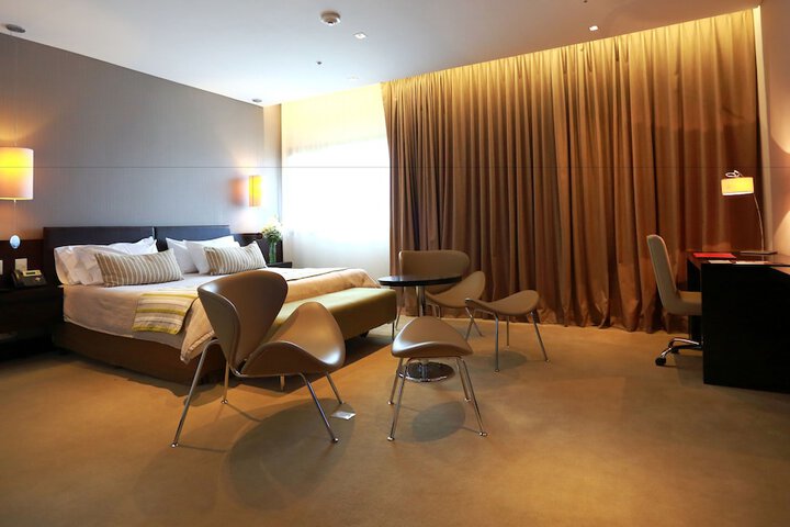 Room 9 of 44