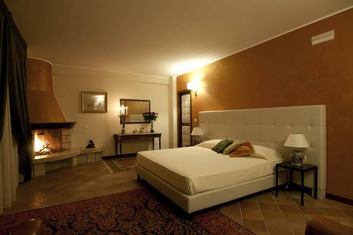Room 4 of 35