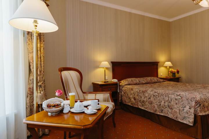 Room 21 of 117
