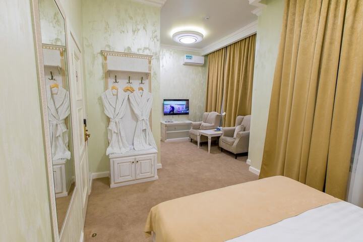 Room 12 of 52