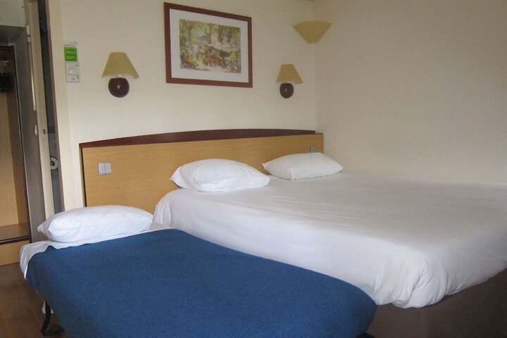 Room 7 of 27