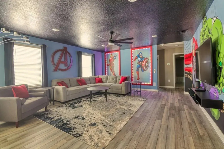 Room 9 of 28