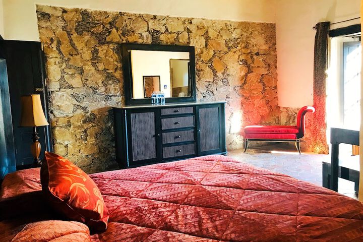 Room 8 of 44