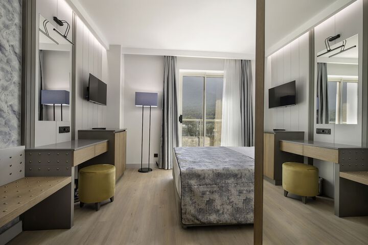 Room 2 of 23