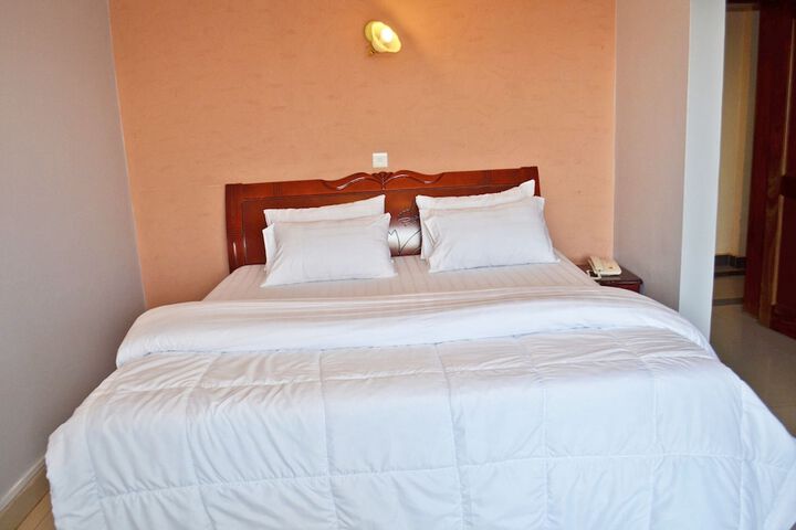 Room 6 of 20