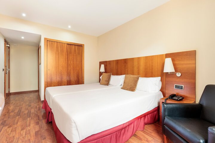 Room 12 of 60