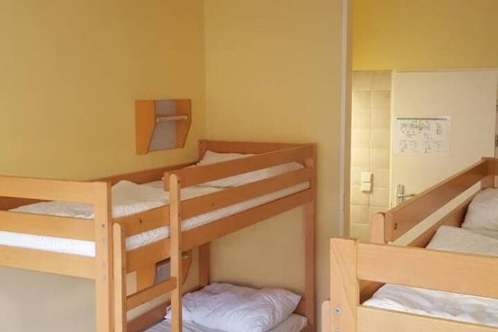 Room 15 of 50