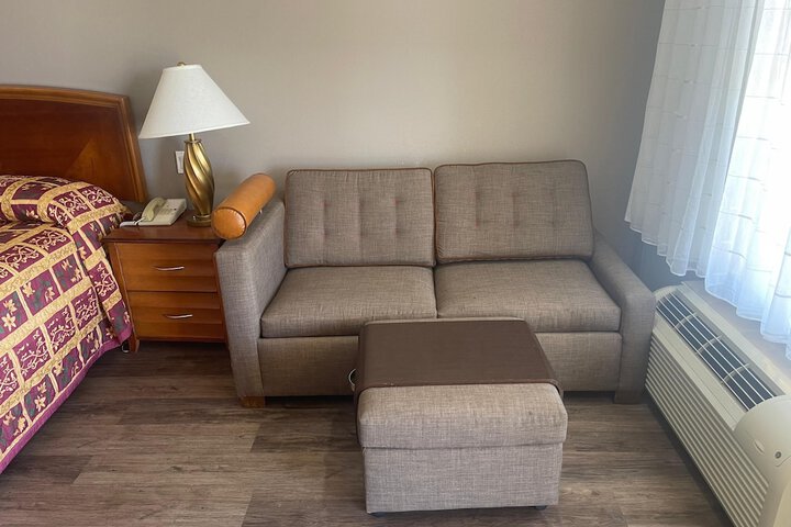 Room 9 of 36