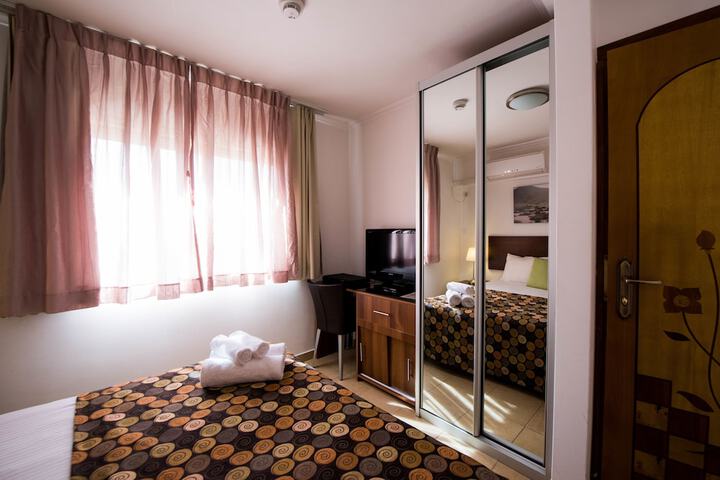 Room 10 of 39