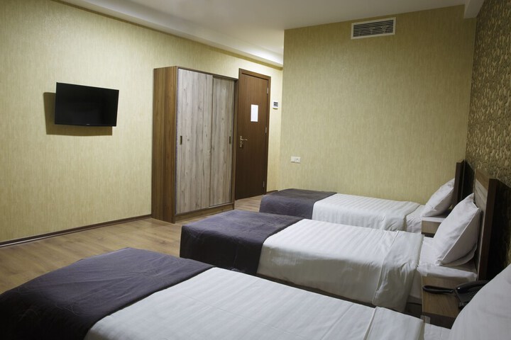 Room 15 of 53