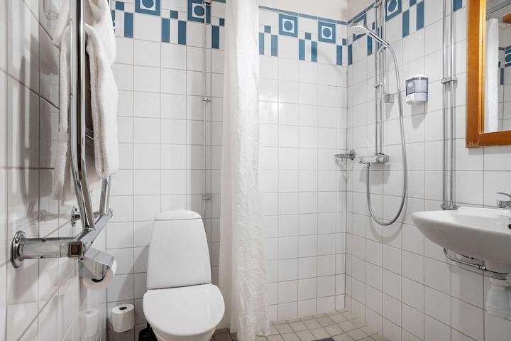 Clean Restrooms