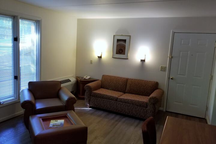 Room 27 of 42