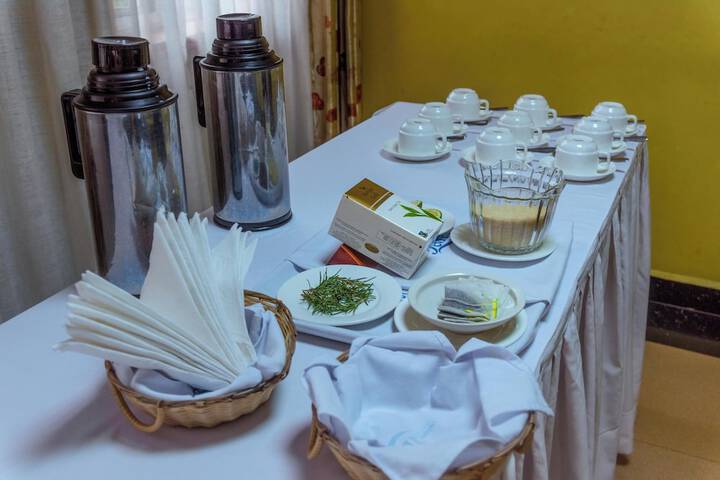 Breakfast/Coffee Service 35 of 47
