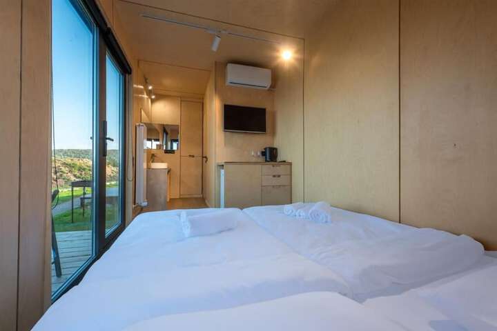 Room 12 of 34