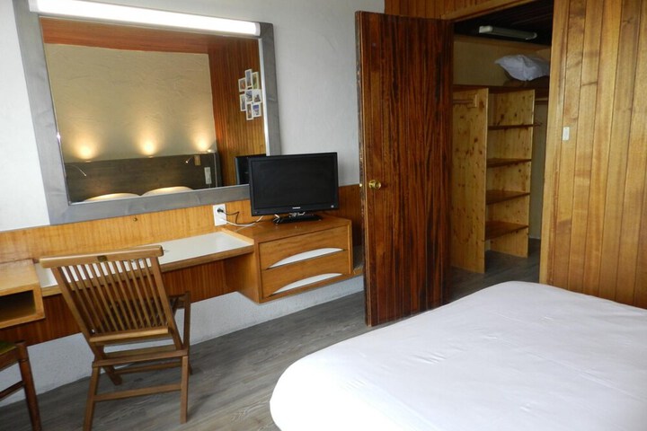 Room 5 of 52