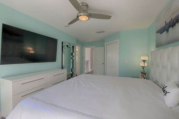 Room 12 of 101