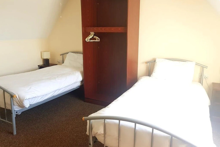 Room 4 of 5