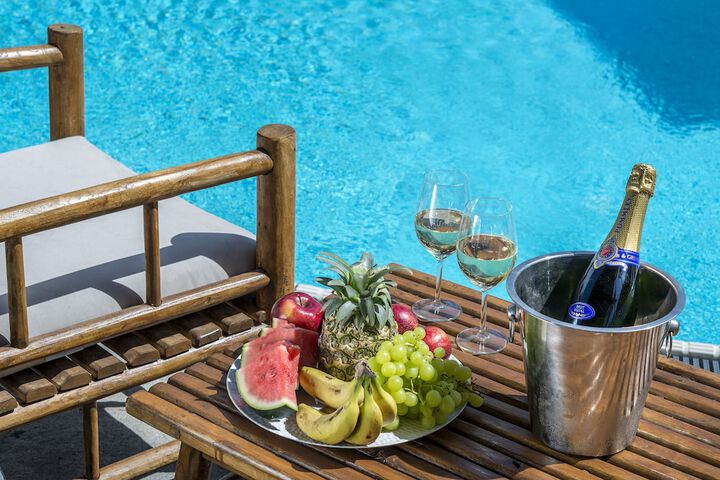 Hotel with Pool