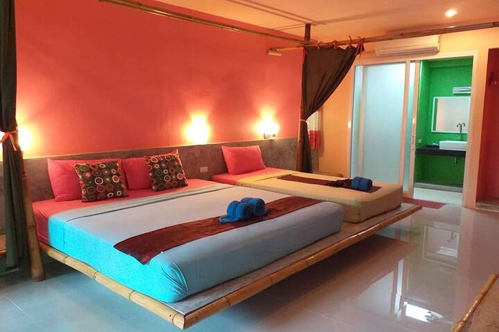 Room 35 of 169