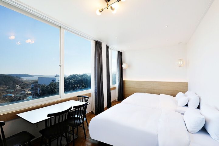 Room 16 of 30
