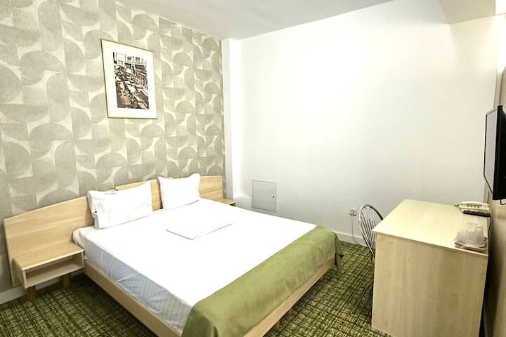 Room 18 of 34