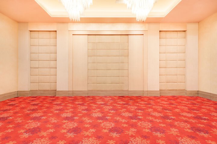 Ballroom/Hall 53 of 63