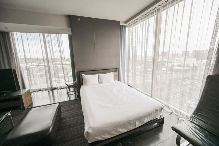 Room 185 of 484
