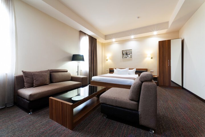Room 12 of 41