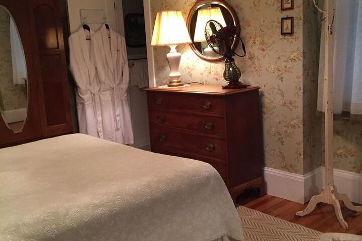Room 19 of 48