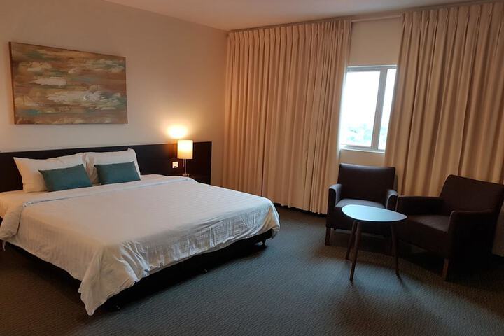 Room 3 of 34