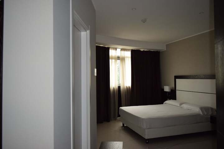 Room 9 of 50