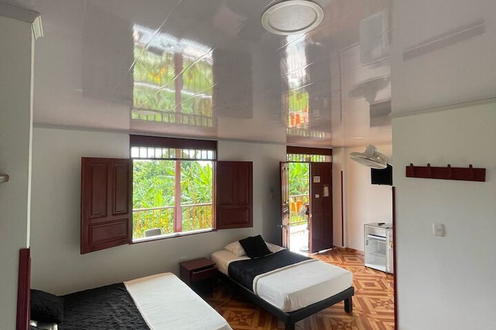 Room 5 of 38