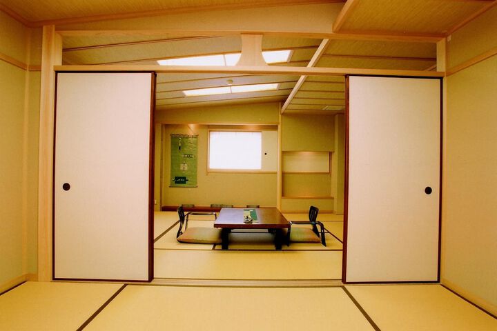 Room 5 of 27