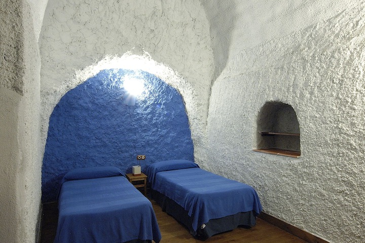 Room 6 of 40