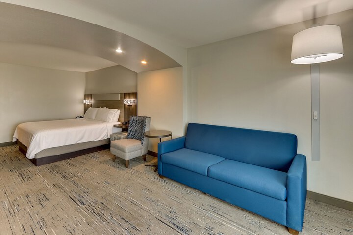 1 King Bed (13 of 18)