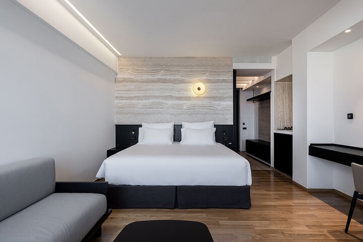 Room 7 of 62