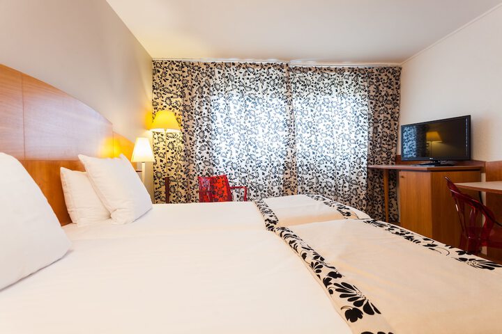 Room 10 of 73