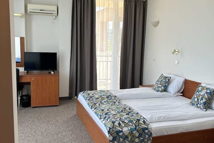 Room 14 of 50