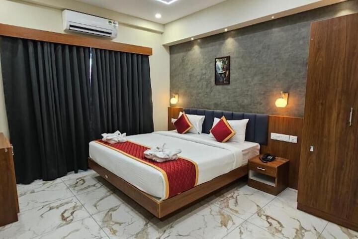 Room 5 of 15