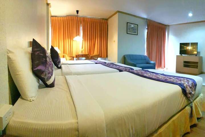 Room 12 of 49