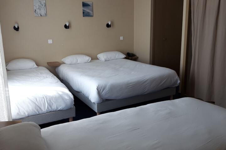 Room 15 of 33