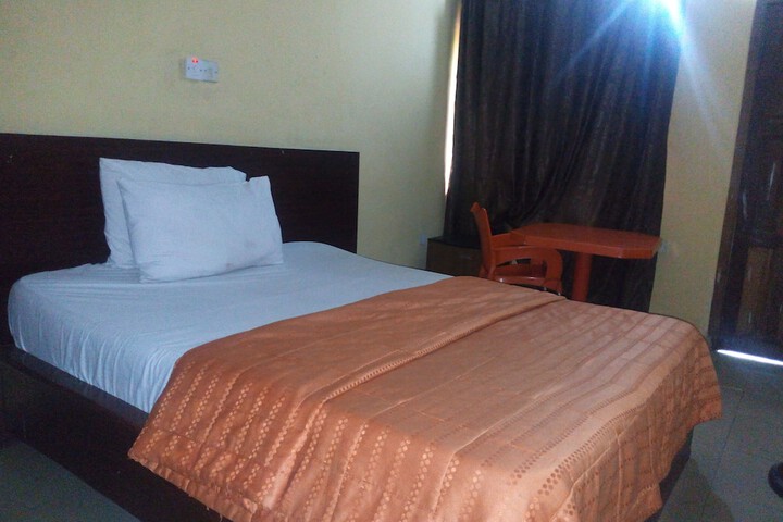 Room 2 of 11