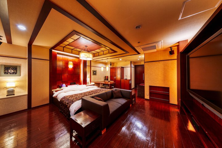 Room 4 of 46