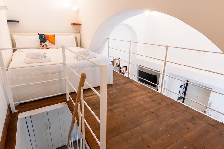 Room 8 of 26