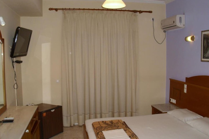 Room 15 of 44