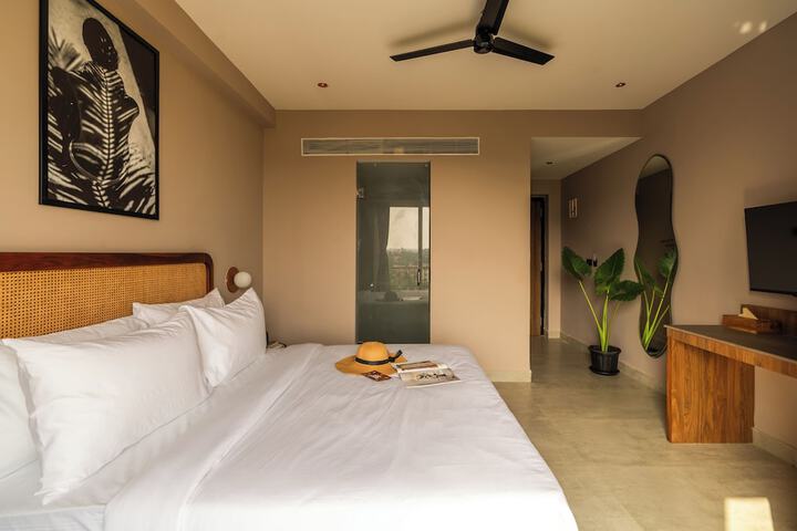 Room 15 of 109