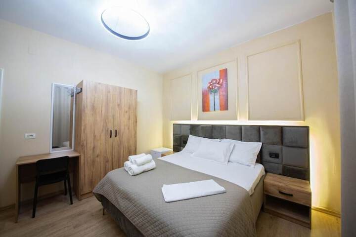 Room 7 of 25