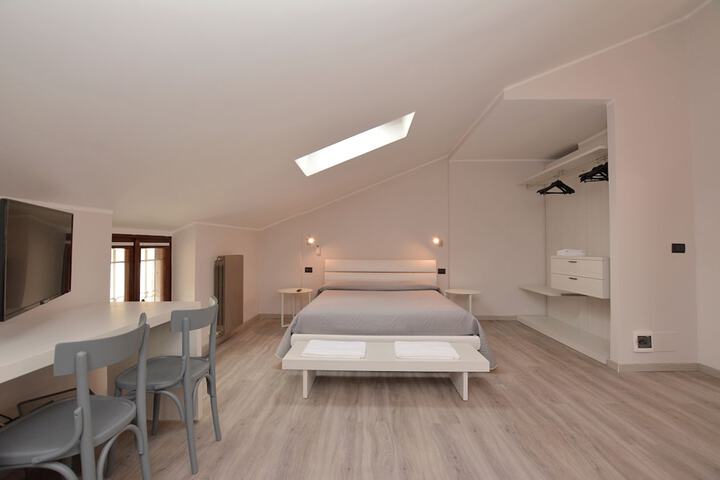 Room 6 of 66