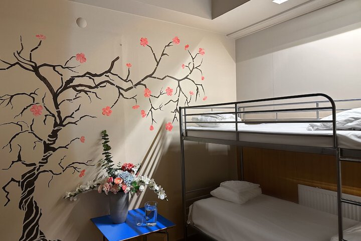 Room 16 of 40