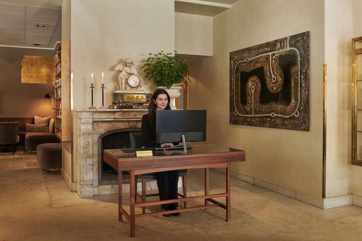 Guest Lobby